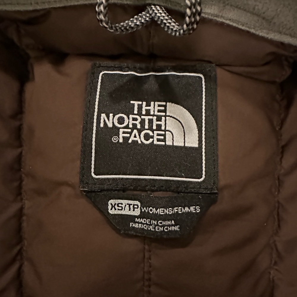 The North Face Women’s XS Brown 600 Fill Down Puffer Coat w/ Hood - Picture 5 of 9